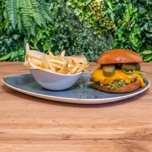 HOT PEPPER MIT POMMES