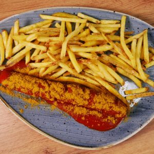 CURRYWURST (RIND) MIT BEILAGE