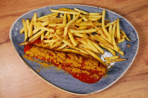 CURRYWURST (RIND) MIT BEILAGE
